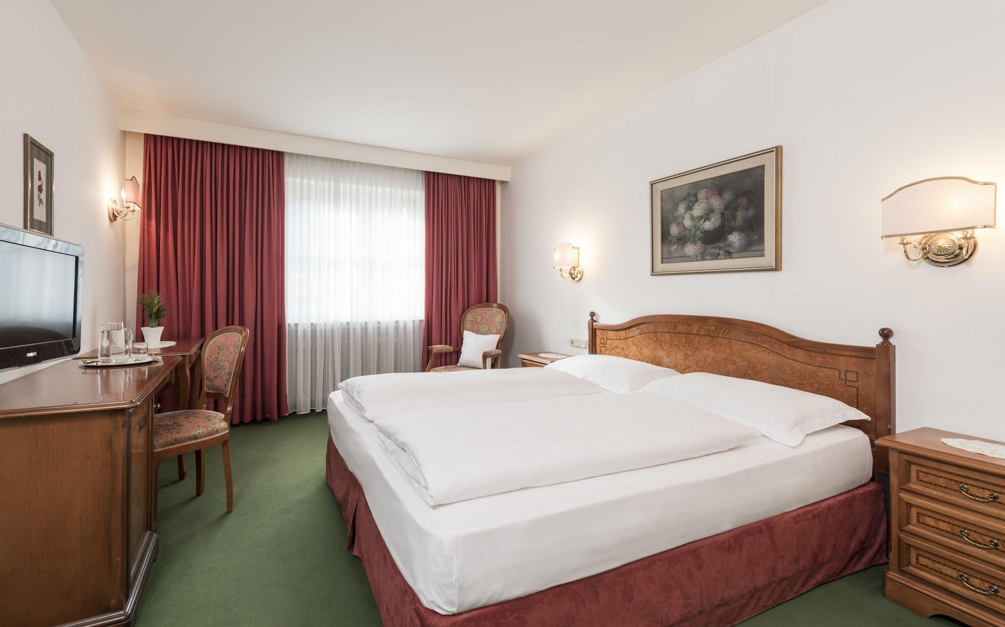 Hotel Gruener Baum Bressanone Luaran gambar
